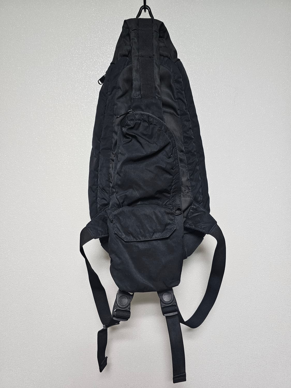 스톤아일랜드 슬링백 상품이미지2