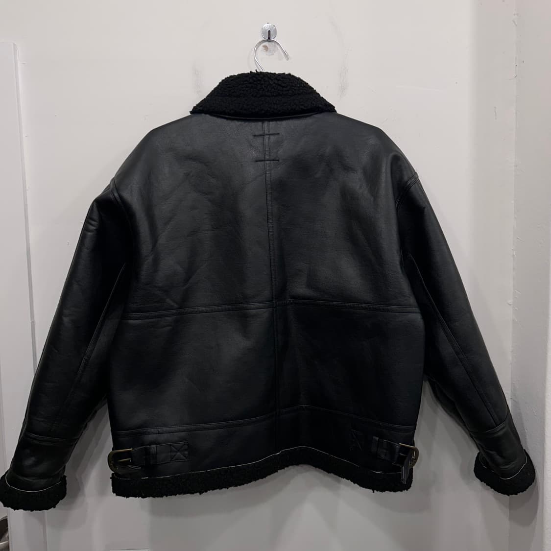 오프룩 양털 하이넥 비건레더 무스탕 상품이미지5