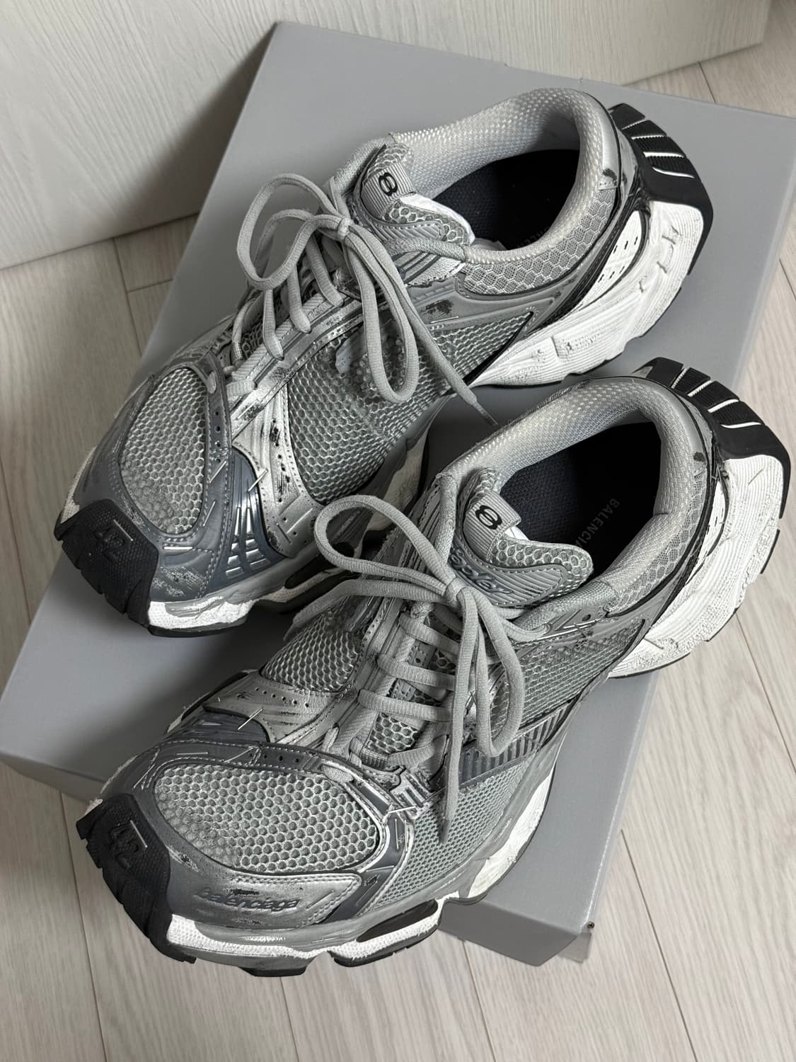 [42] 발렌시아가 스테이플러 스니커즈 그레이 상품이미지2