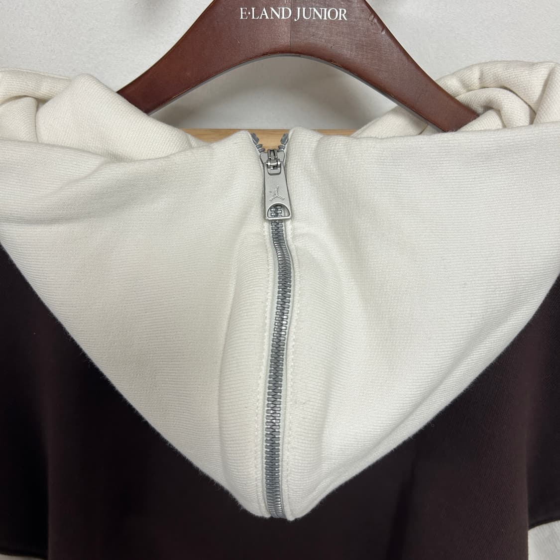 조던 x 메종 샤또 루즈 플리스탑 브라운 바샬트 세일 상품이미지8