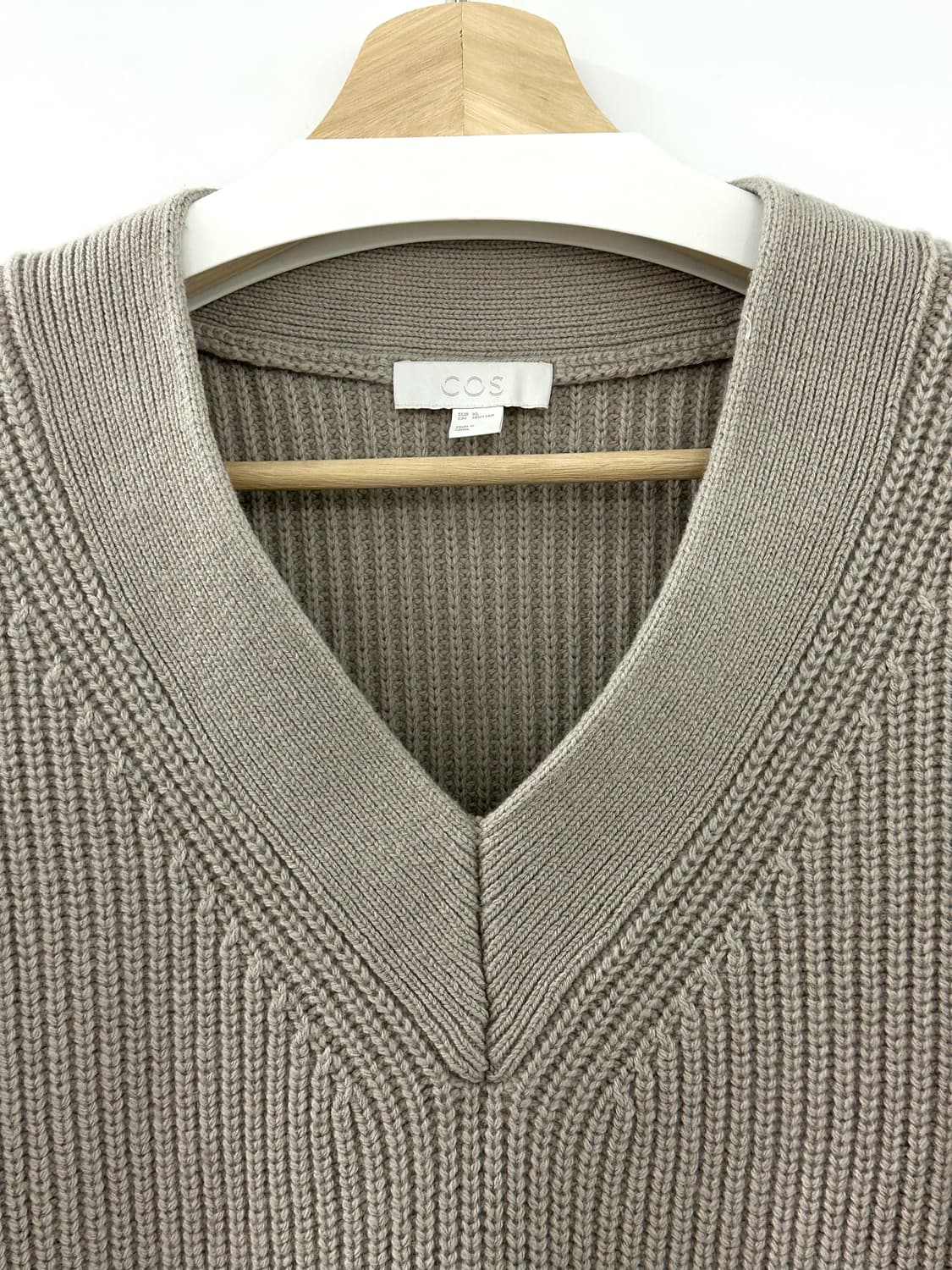COS 브이넥 울니트 베이지 XL (민트급) 상품이미지3