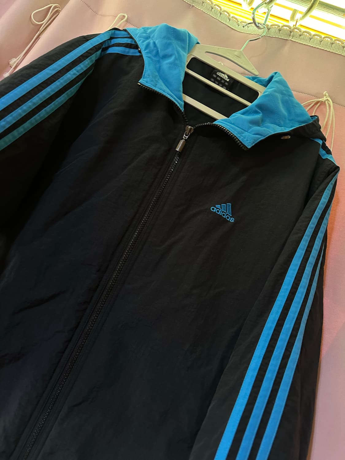 아디다스 올드스쿨 누빔점퍼 아디다스 블랙 블루 삼선 집업 상품이미지2