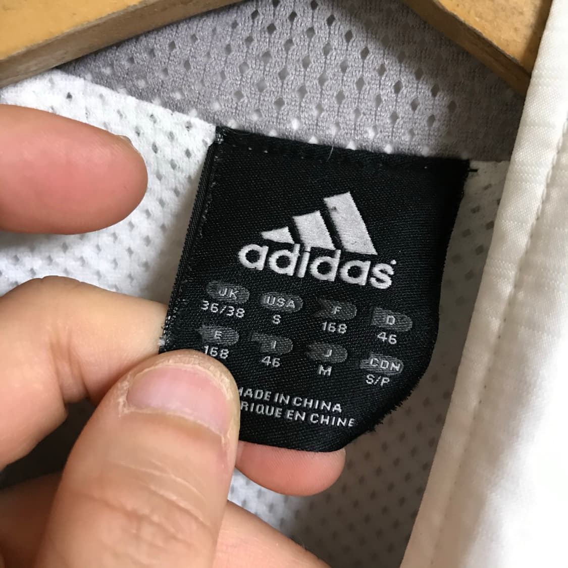 아디다스 흰색 유니크 사이드라인 바람막이 상품이미지3