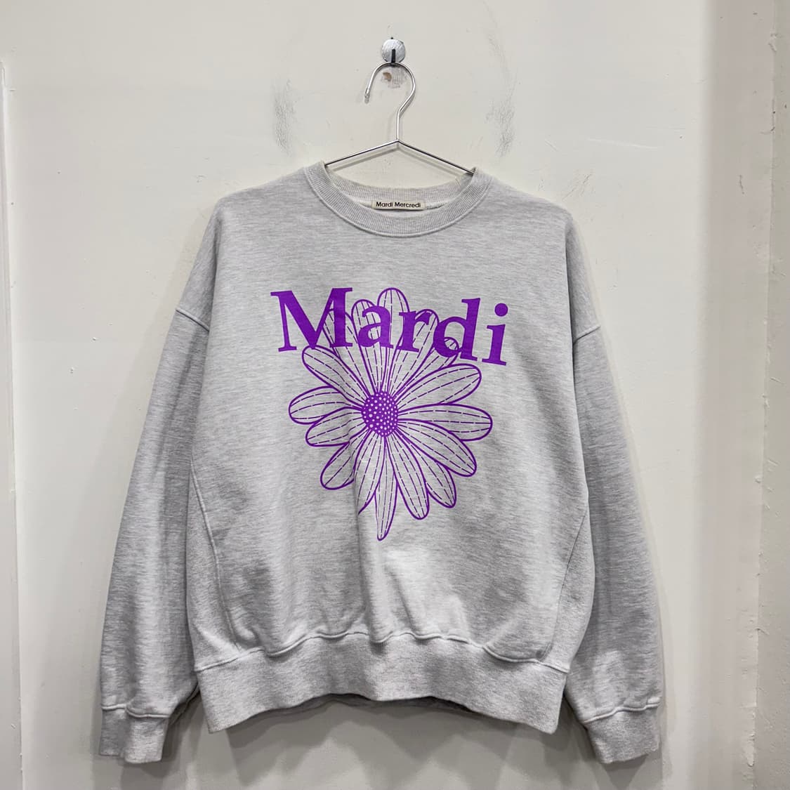 마르디 메크르디 그레이퍼플 플라워 맨투맨 상품이미지2