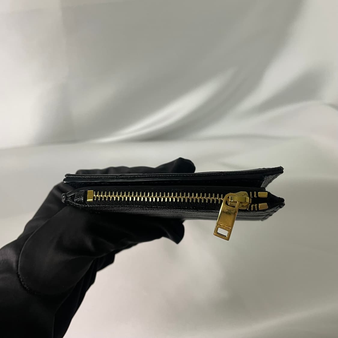 생로랑 블랙 반지갑 캐비어 금장로고 단품 상품이미지5
