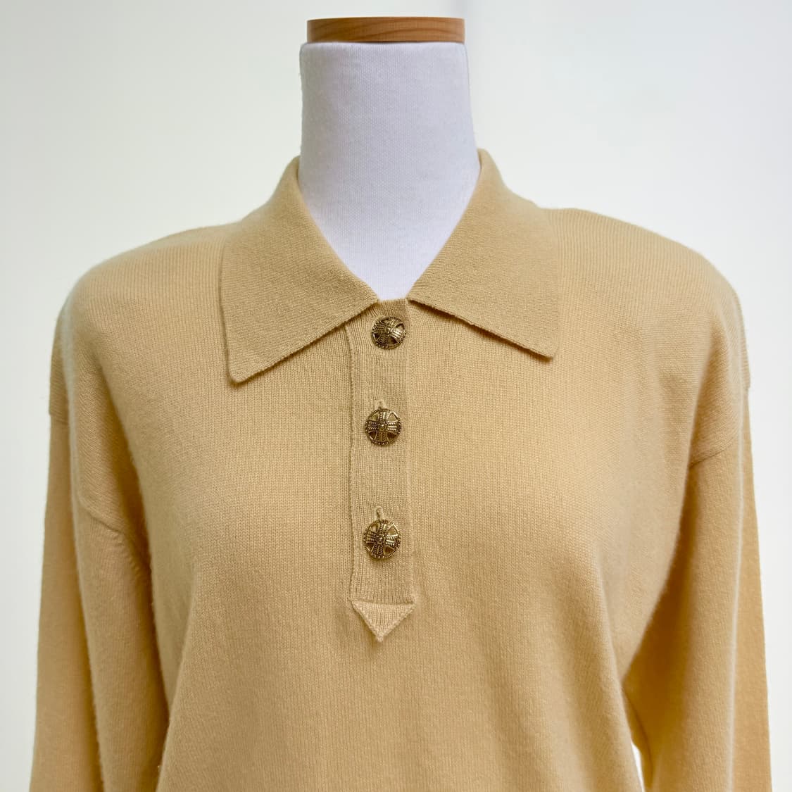 [캐시미어 100%] 레몬 버터색 카라넥 긴팔 니트 상품이미지4