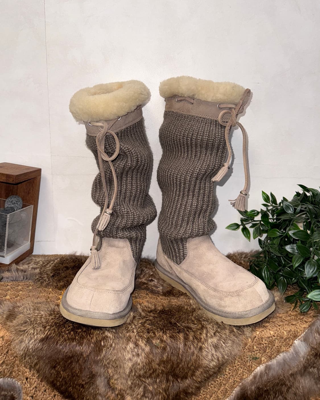 UGG ash beige suede knit long boots 상품이미지1