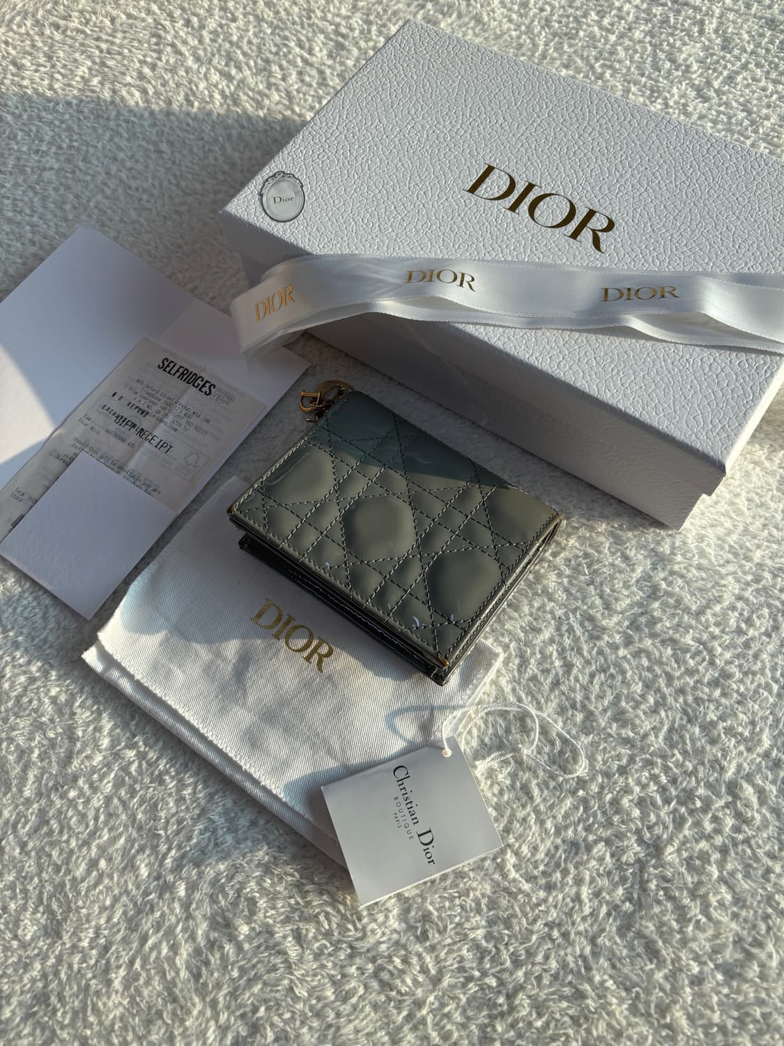 디올 레이디 까나쥬 반지갑 (풀구성) 상품이미지1