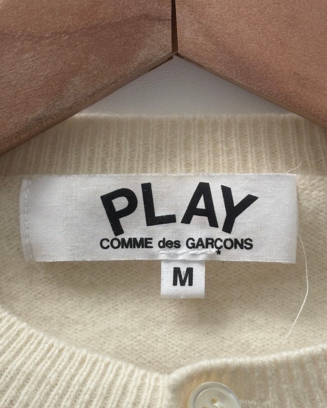 COMMEdesGARÇONS 꼼데가르송 하트와펜 아이보리컬러 울 가디건 상품이미지5