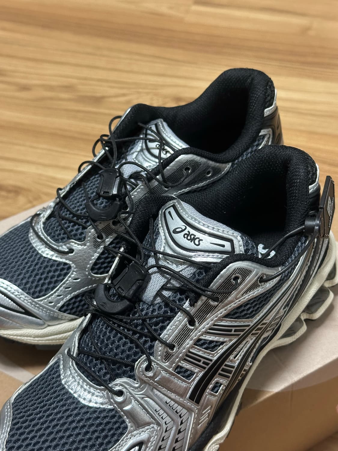 아식스 젤카야노14 캐리어그레이 235 새제품 상품이미지2