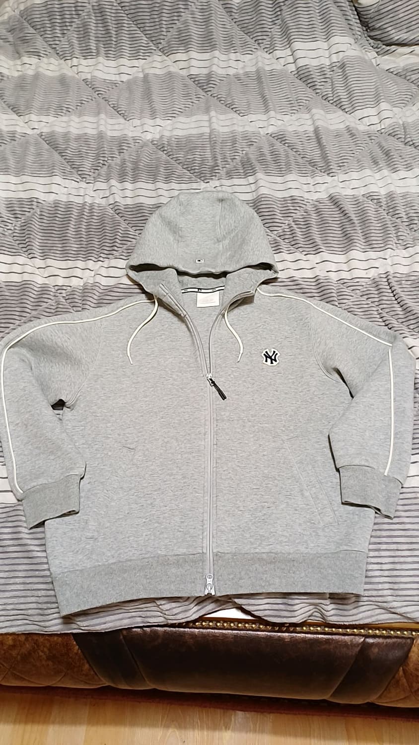 MLB 오버핏후드집업 90 여성55 가슴54 기장62 상품이미지1