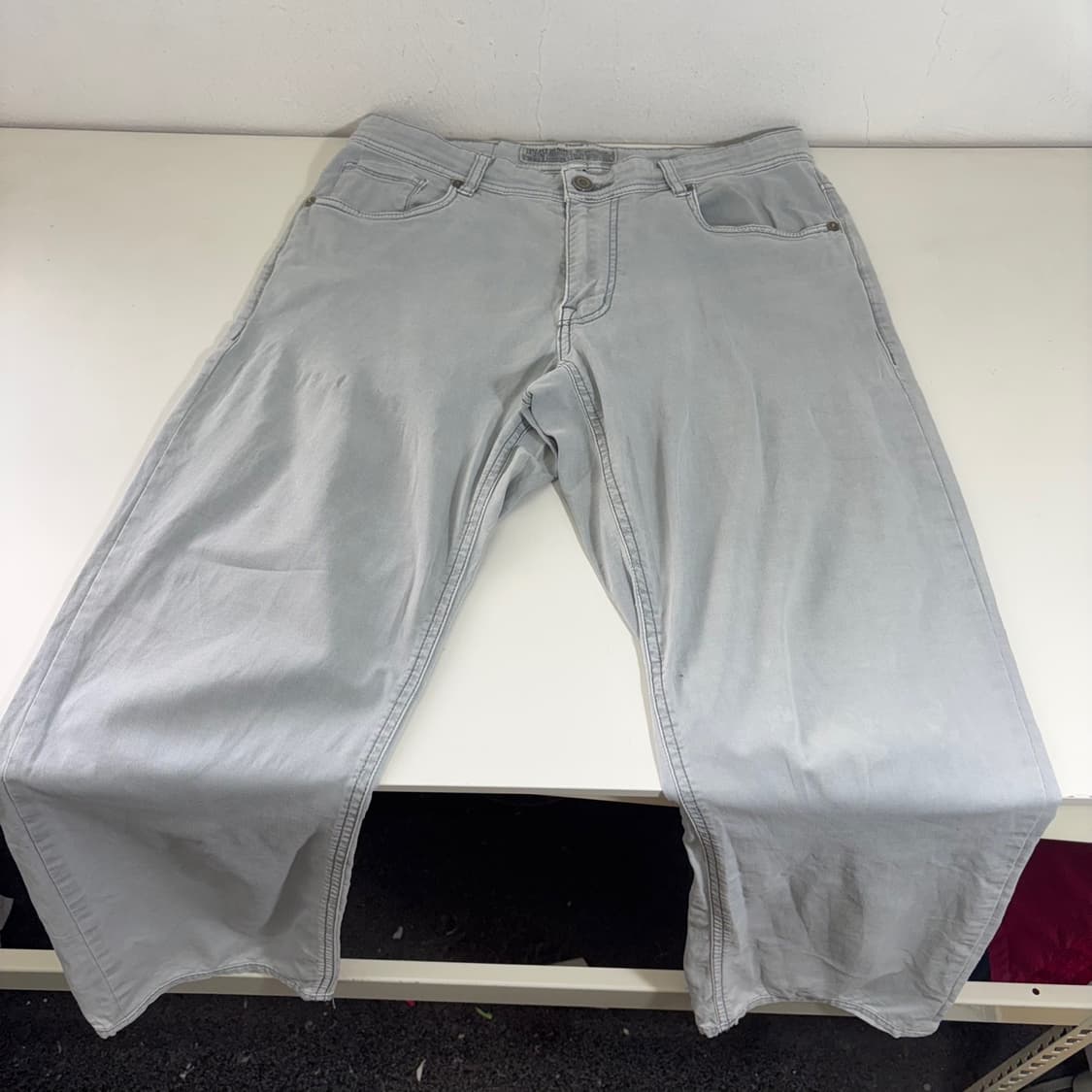 M 30 헤지스데님 레귤러핏 라이트그레이 피그먼트 데님팬츠 상품이미지2