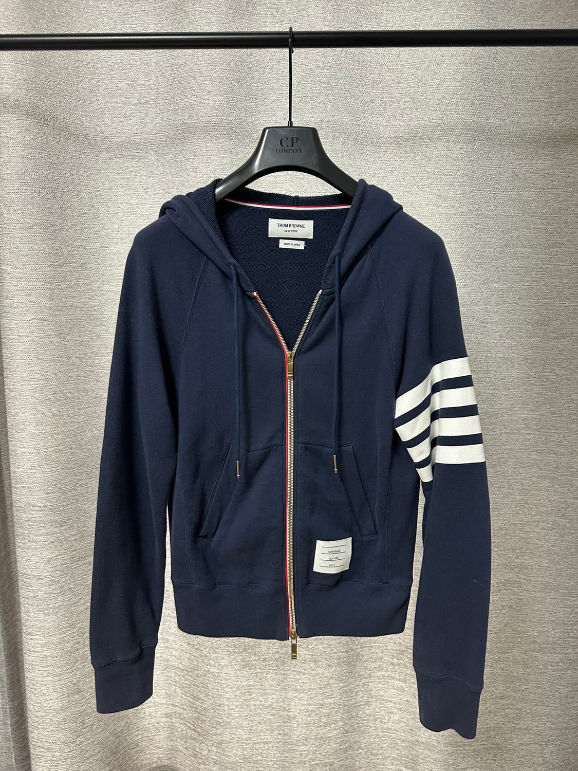 톰브라운 4선 후드집업 네이비 (0) 상품이미지1