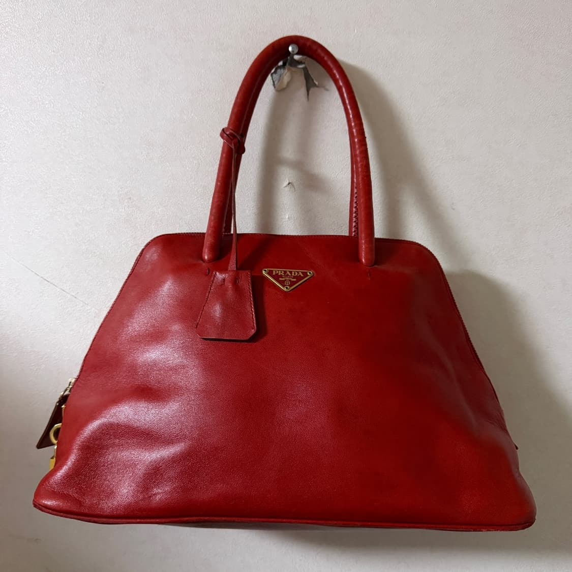 프라다 레더 삼각로고 레더 토트백 상품이미지2