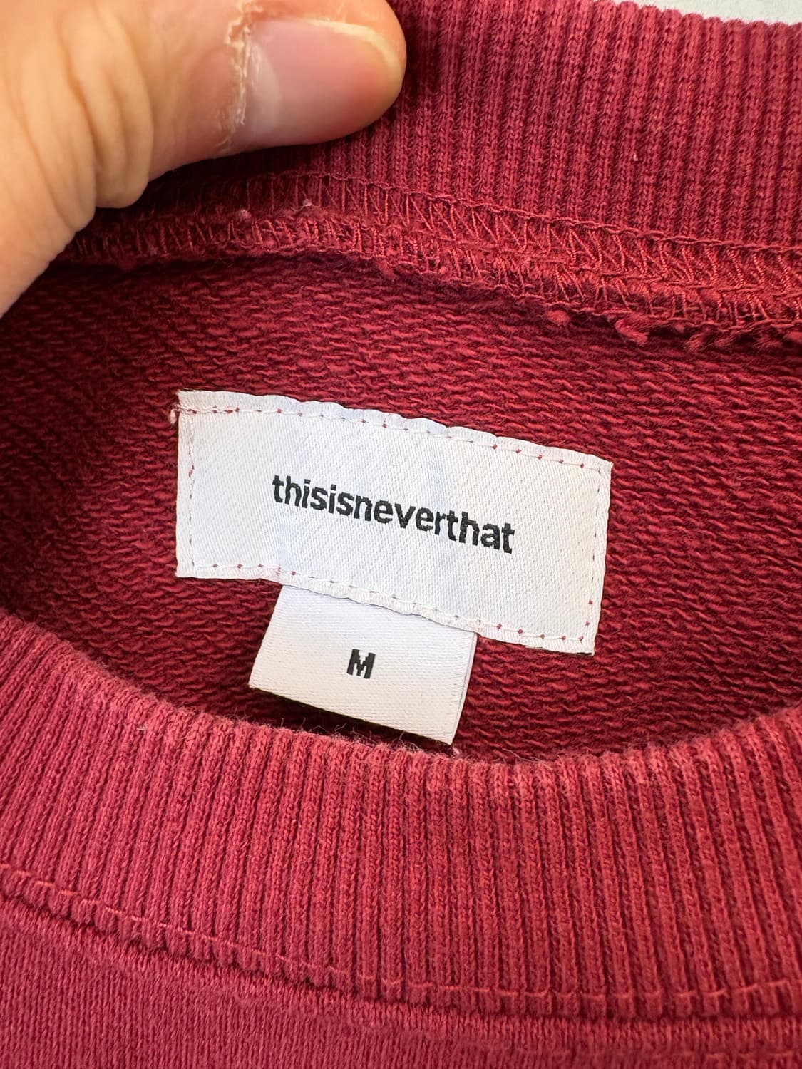 디스이즈네버댓 버건디 로고 맨투맨 상품이미지6