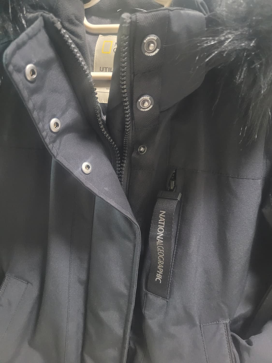 내셔널지오그래픽 유틸리티 숏패딩 블랙 상품이미지3