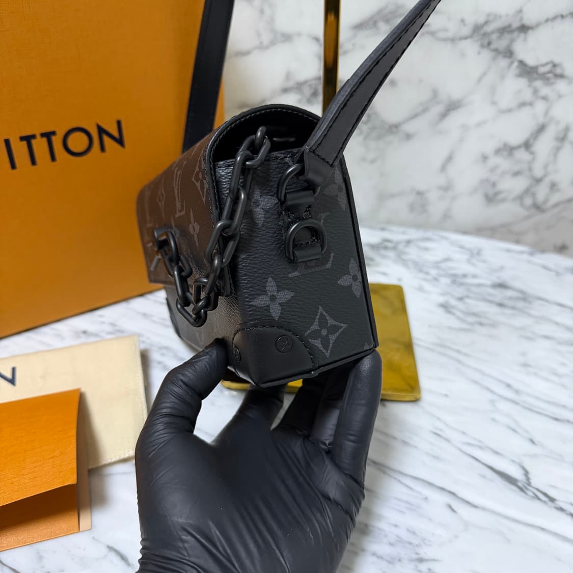 루이비통 이클립스 스티머 웨어러블 월릿 크로스백 상품이미지5