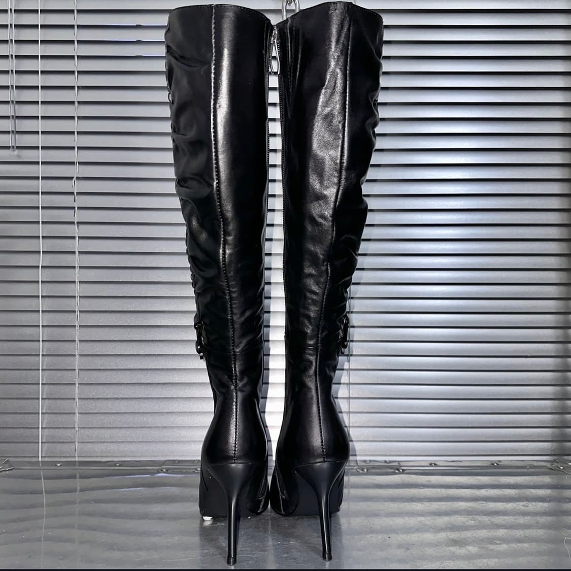 00s 아카이브 가죽 버클 스틸레토 포인트 부츠 상품이미지3