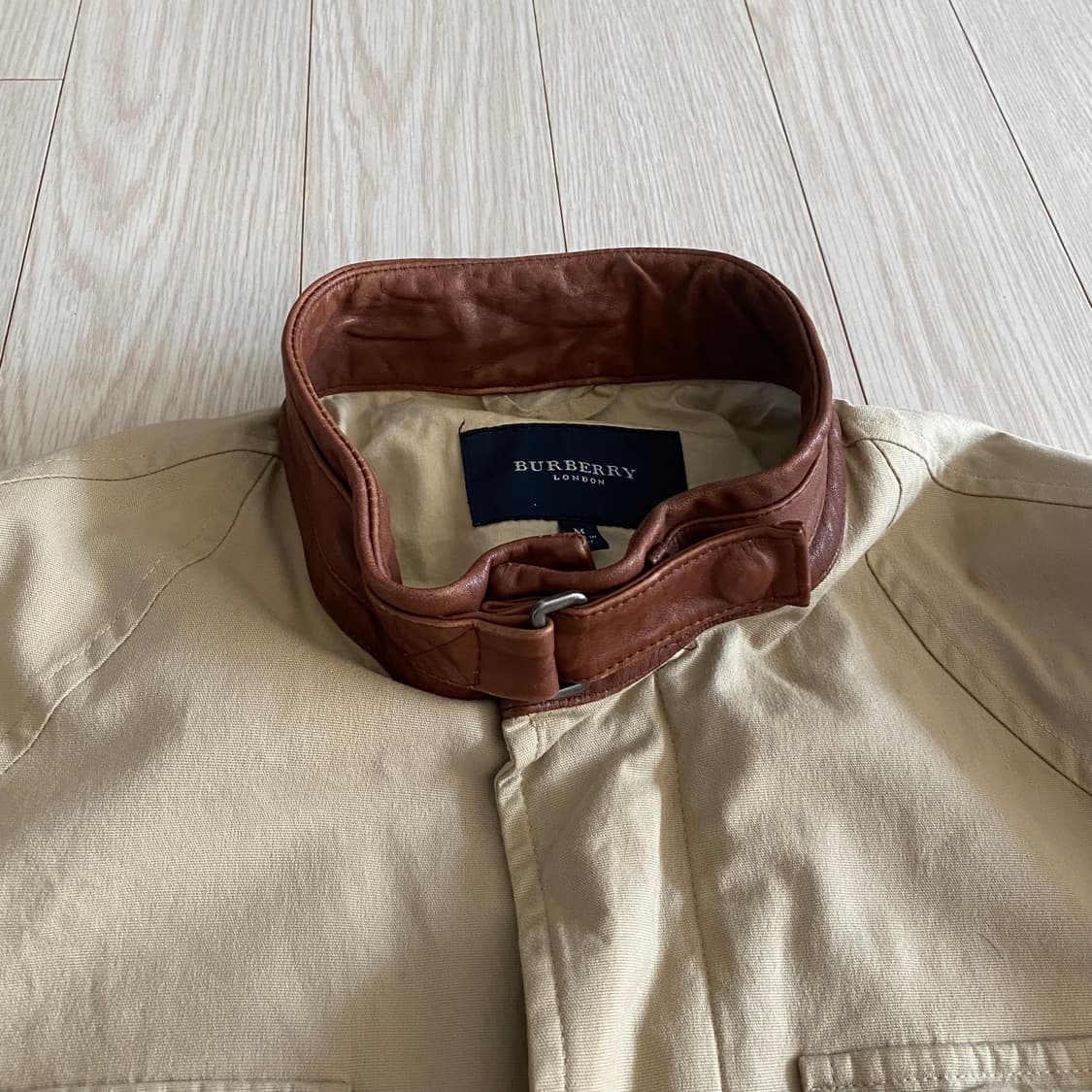 [M] 버버리 런던 헤비 코튼 레더 카라 필드자켓 상품이미지6