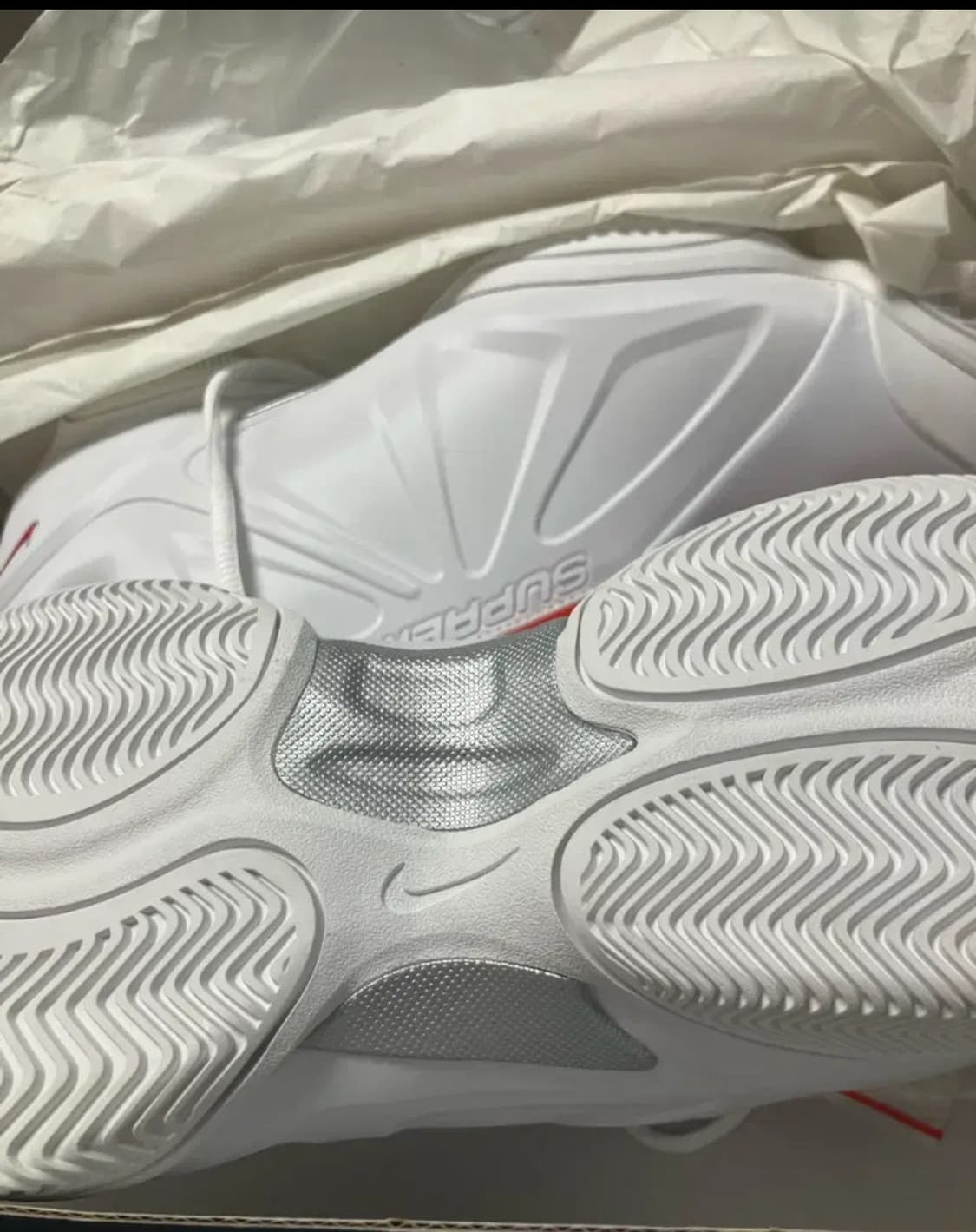 나이키 x 슈프림 콜라보 에어 줌 코트 포짓 화이트 상품이미지2