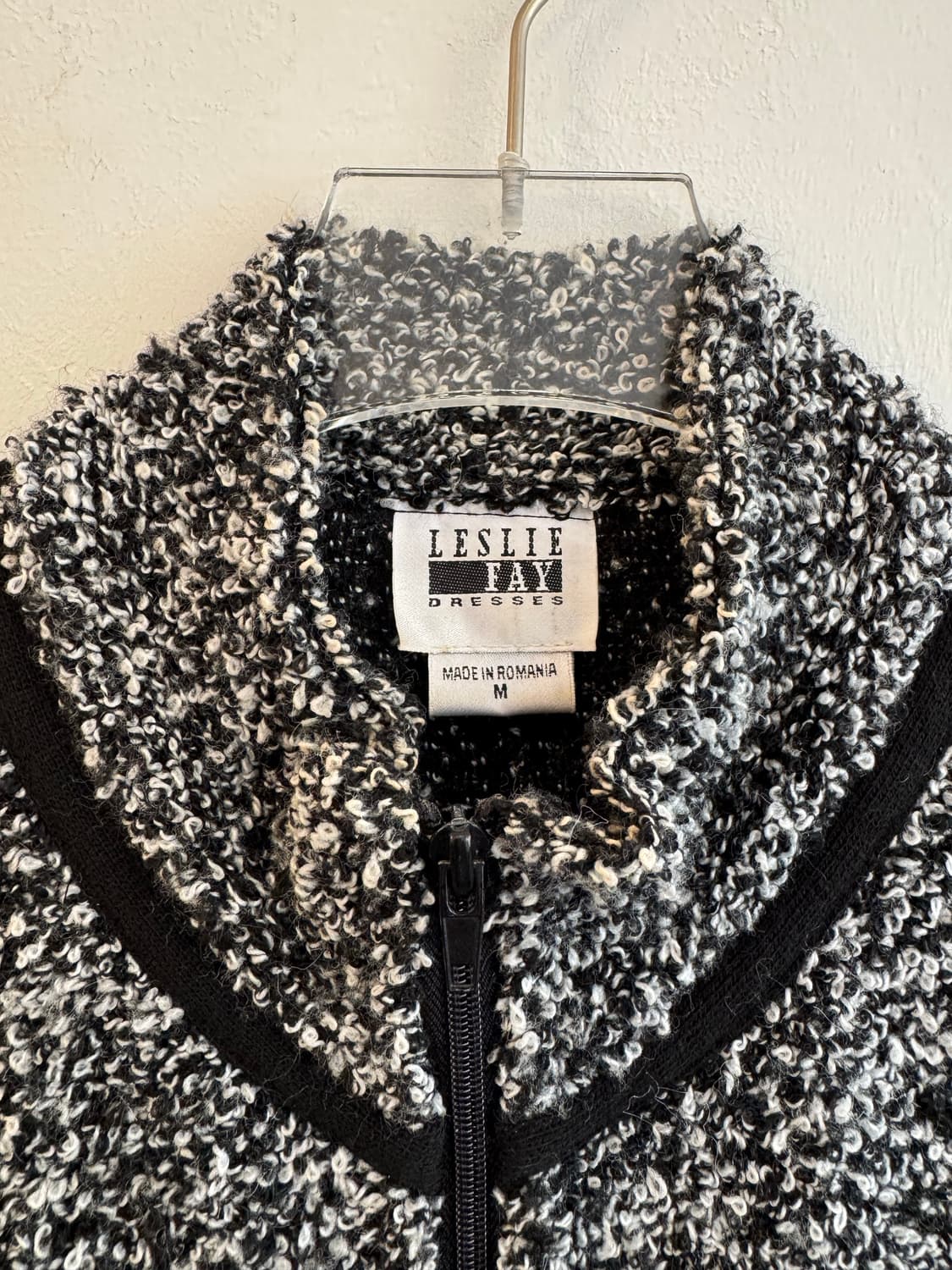 블랙&화이트 부클 집업 니트 상품이미지7