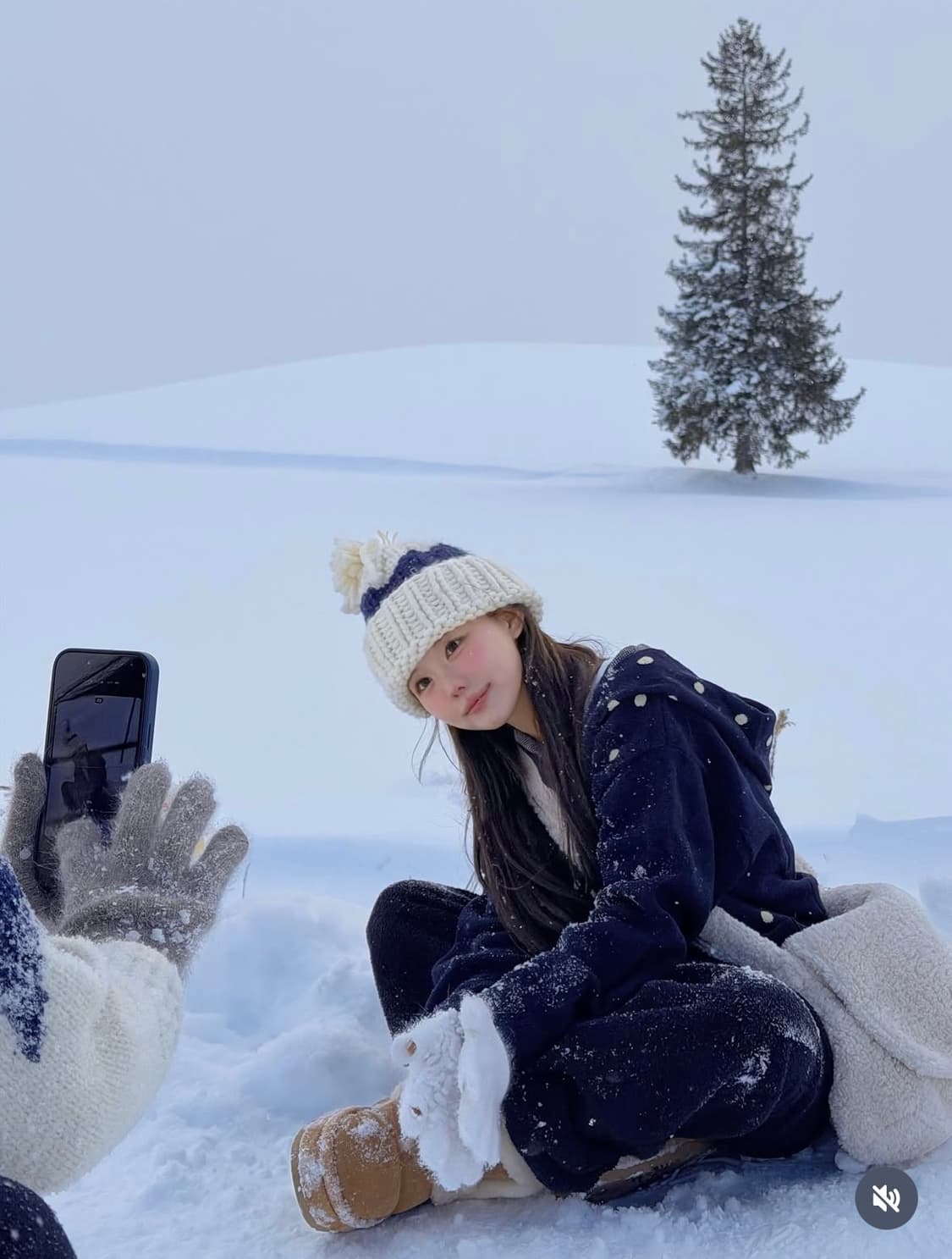 론론 홍영기 도트 후드 니트 집업 상품이미지3