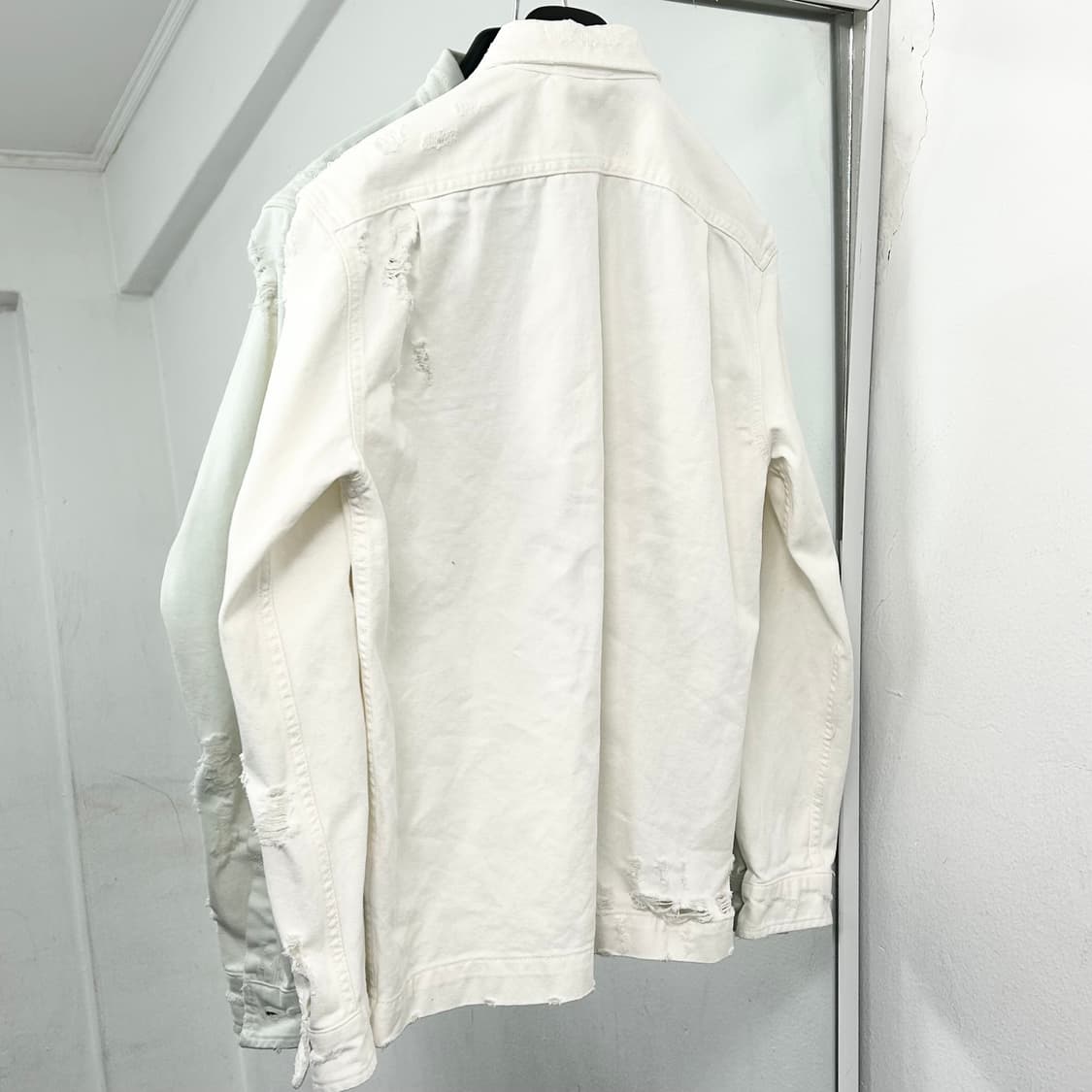 디젤 화이트 데미지 트러커 자켓 상품이미지5