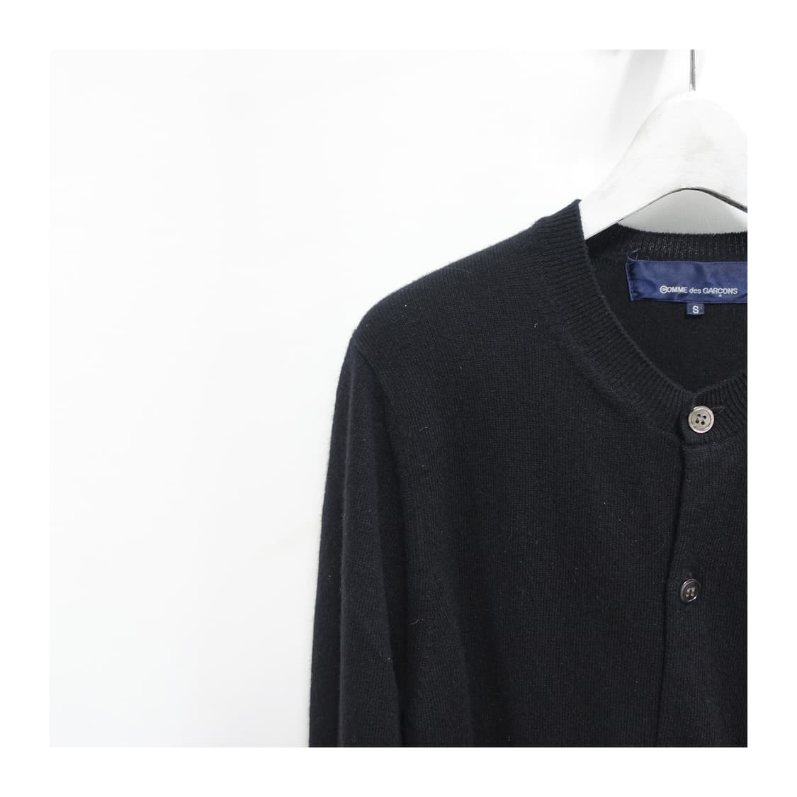 <S>COMMEDESGARCONS 꼼데가르송 라운드넥 니트 버튼 가디건 상품이미지5