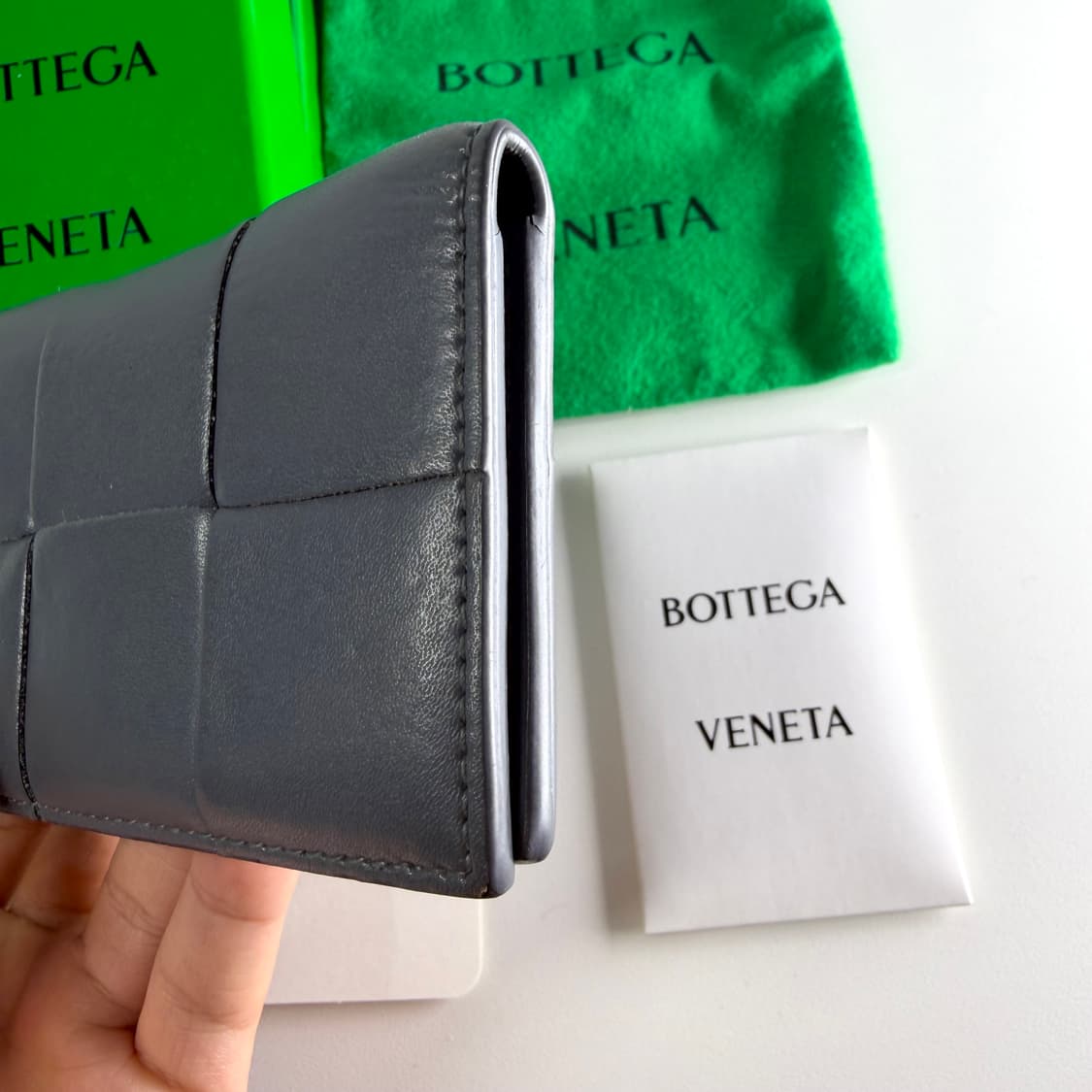 {풀구성/신형} 보테가베네타 맥시 인트레치아토 오거나이저 카드지갑 그레이 상품이미지8
