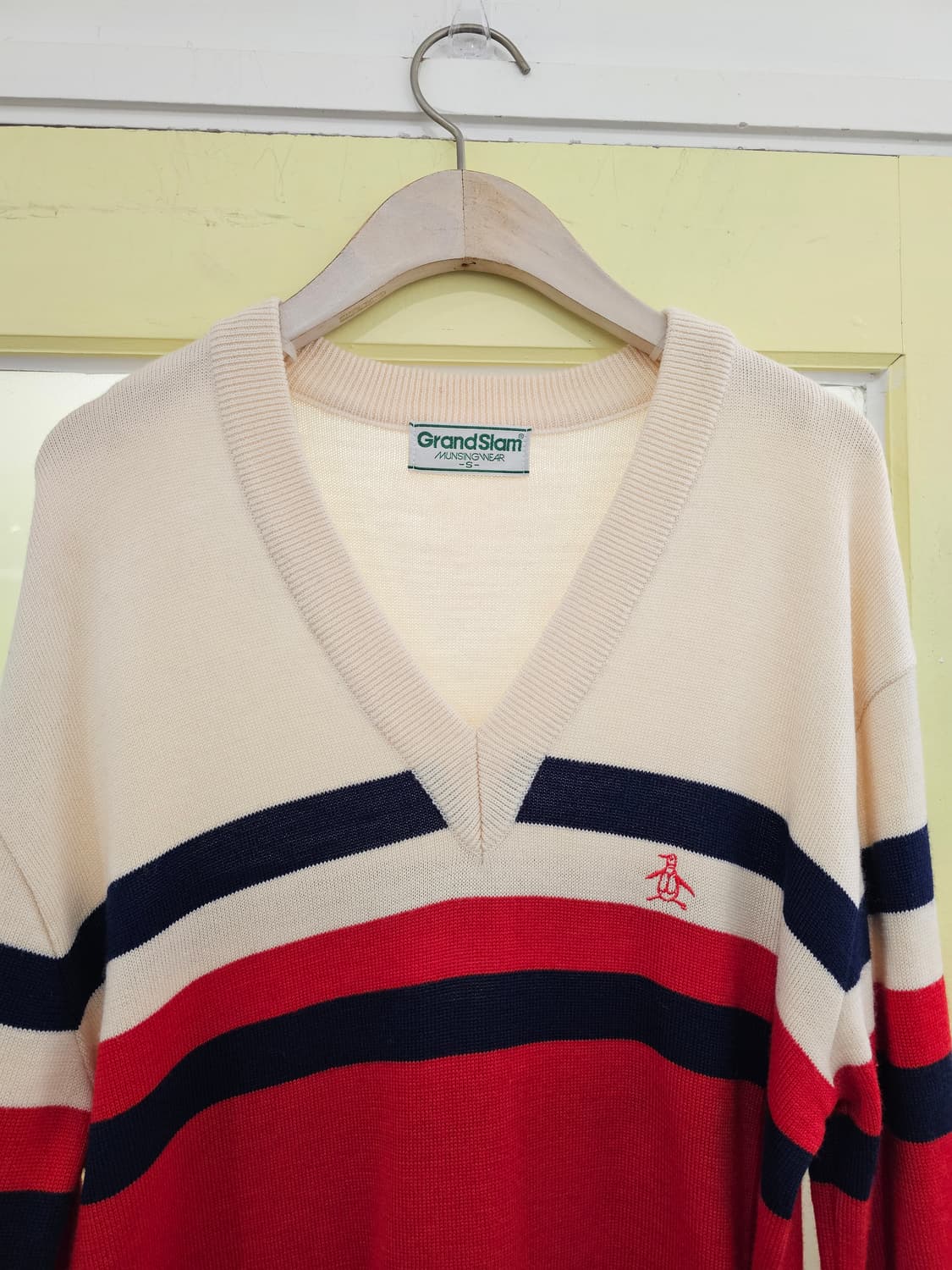 Munsingwear V넥 레드 스트라이프 니트 상품이미지2