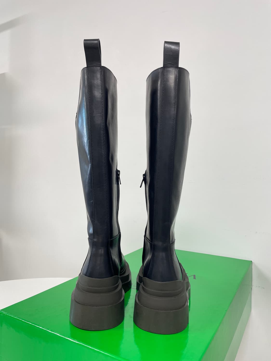 새상품 보테가 베네타 타이어 부츠 하이 레더 부츠 36+ / 38 사이즈 상품이미지6