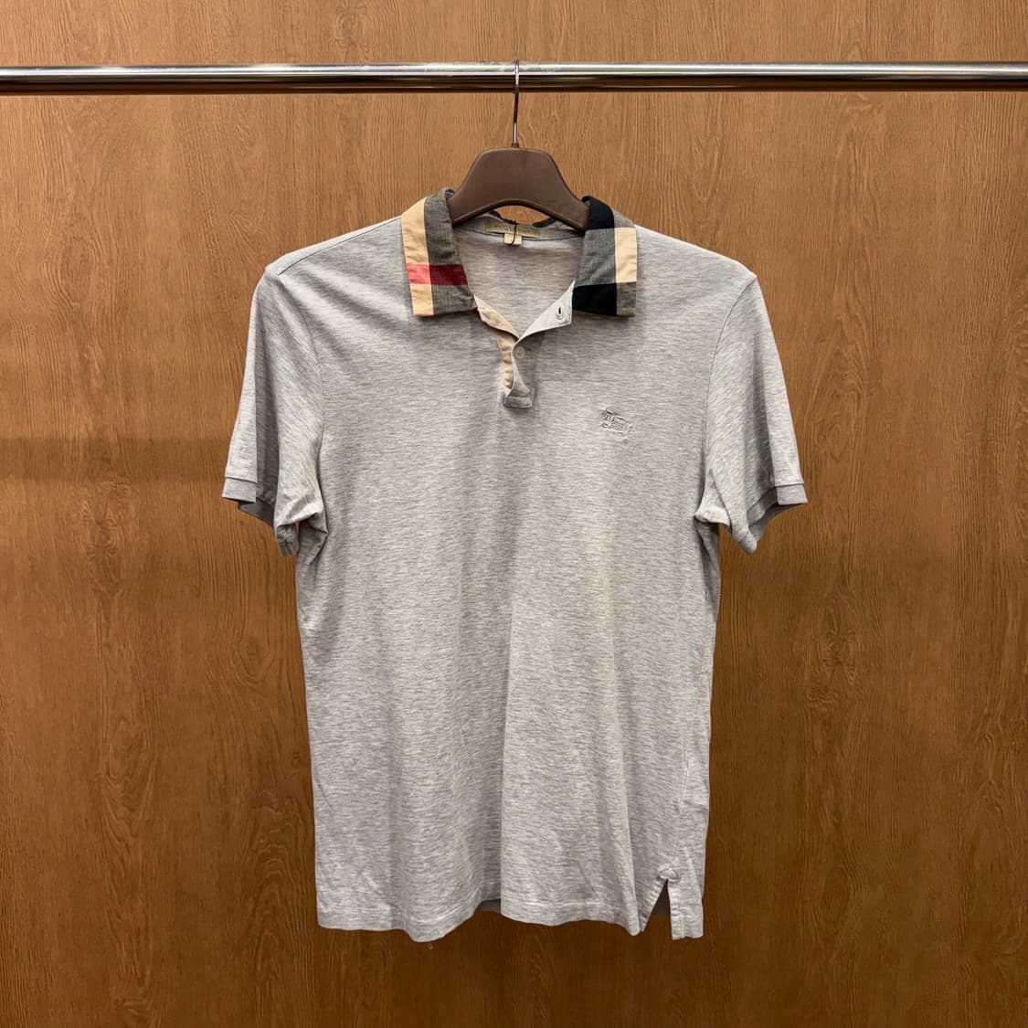 버버리 브릿 노바체크 카라 반팔 폴로 티셔츠 자수 로고 디테일 그레이 상품이미지2