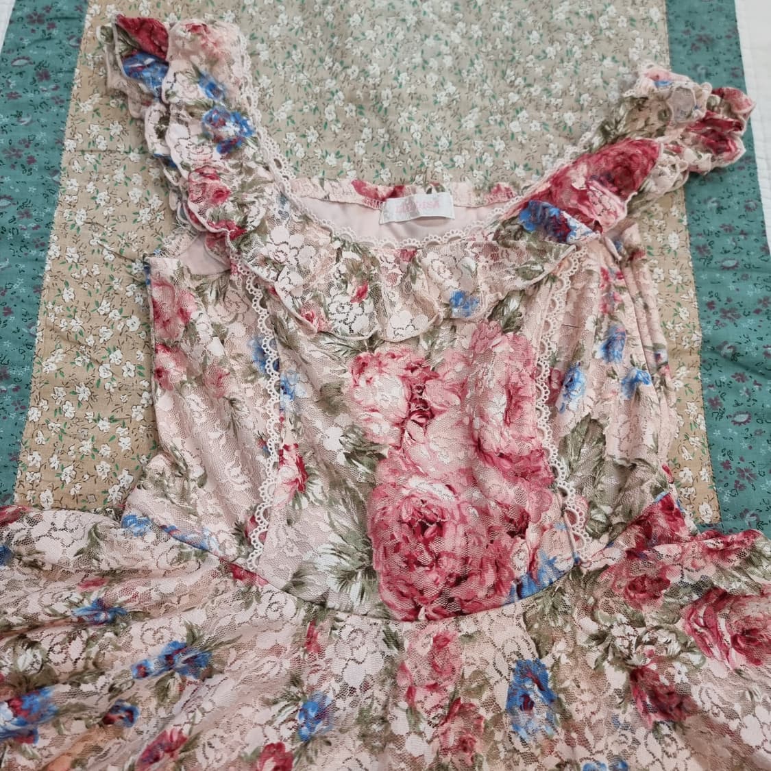 LIZ LISA 레이스 로즈 플레어 올인원 점프수트 상품이미지3