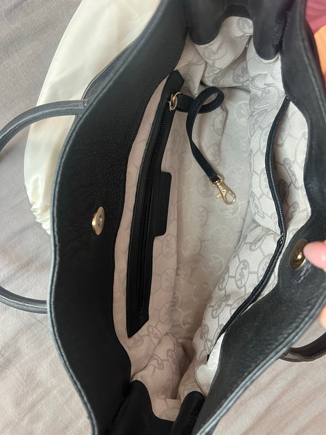 마이클코어스 양가죽 백 상품이미지3