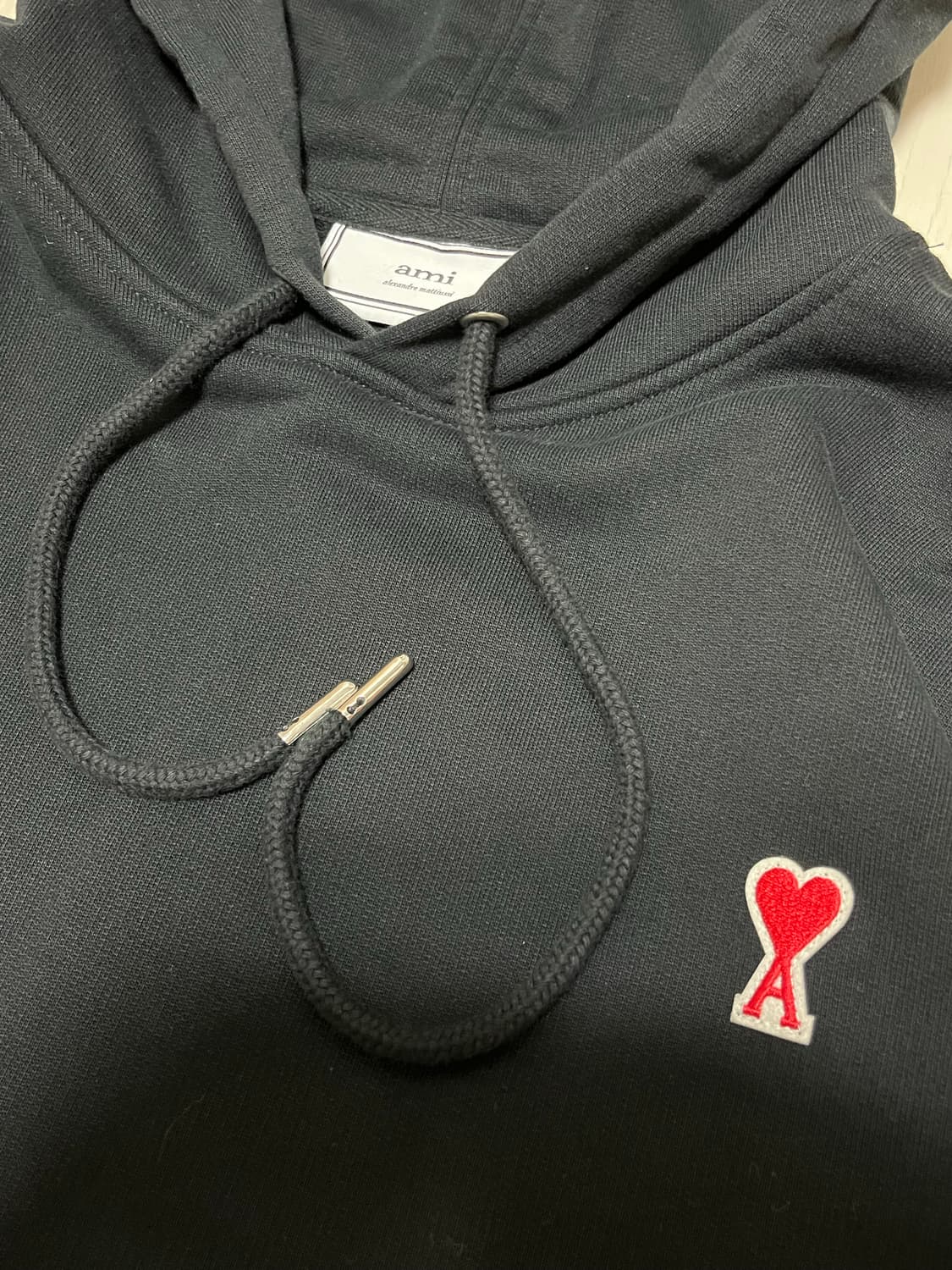 🖤 아미 하트 로고 후드티 (블랙) 상품이미지3