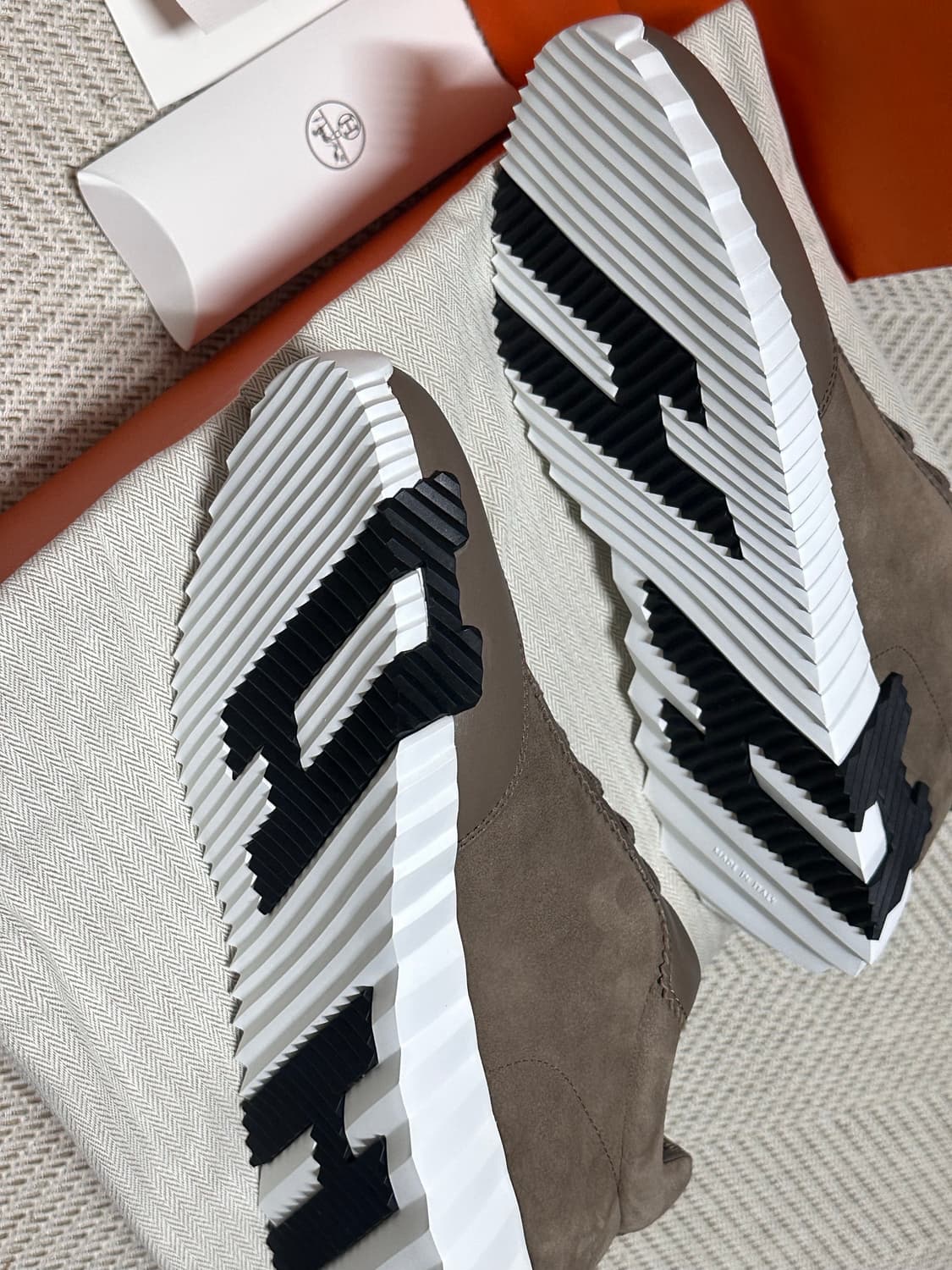 에르메스 바운싱 스니커즈  에토프 42 상품이미지3