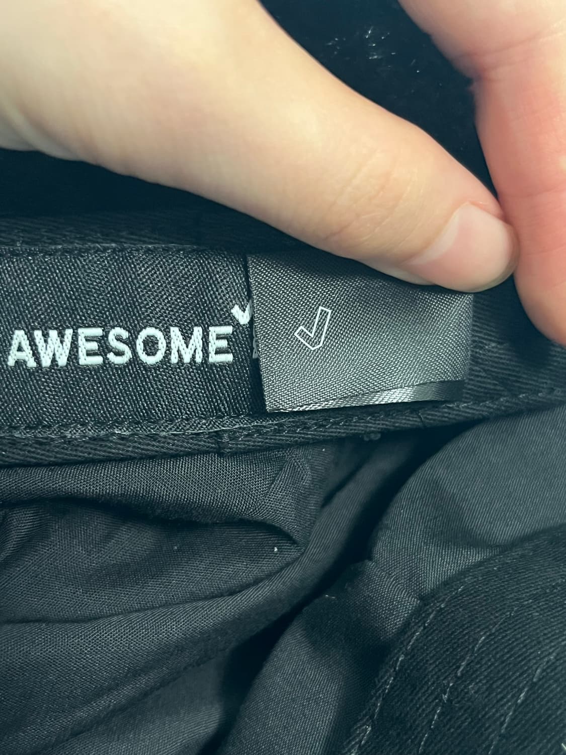 어썸니즈 로우 램프쉐이드 블랙 퍼 버킷햇 상품이미지6