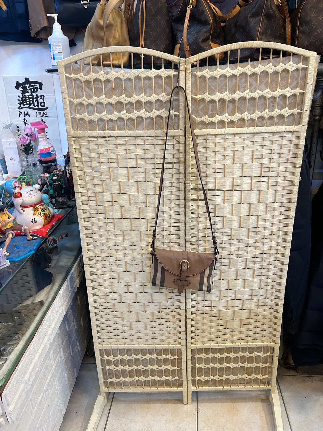 정품 버버리 하우스체크 스몰 맥켄 크로스백팝니다 상품이미지1