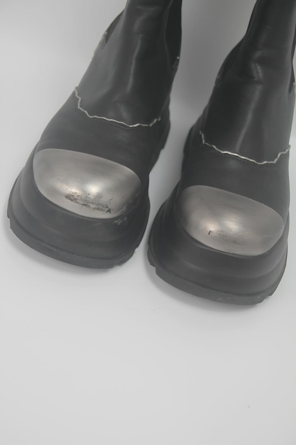 Both X CHARLES & KEITH 한소희 스틸토 부츠 상품이미지10