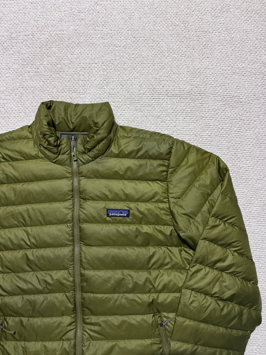 파타고니아 구스다운 경량 패딩 올리브 M 상품이미지2