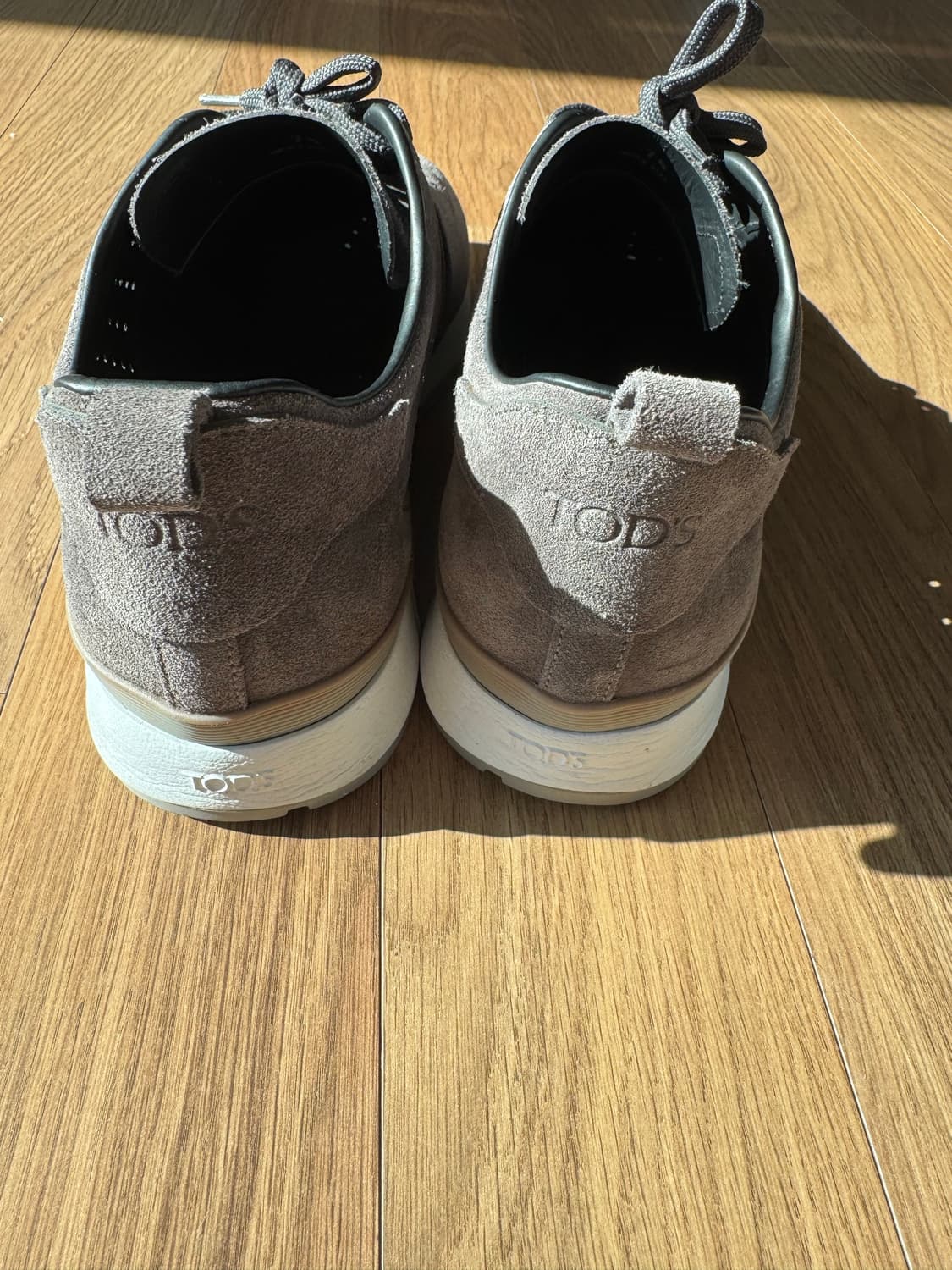 [Tods] 토즈 남성 스웨이드 스니커즈 7.5 회색 상품이미지7