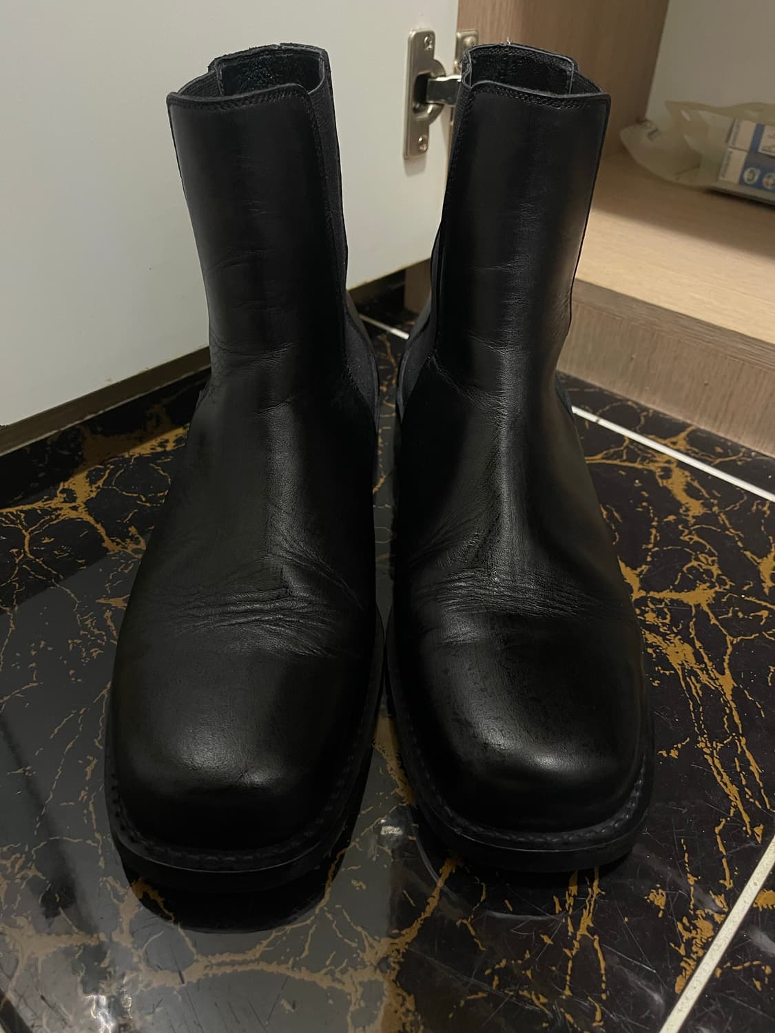 인사일런스 스퀘어토 첼시부츠 상품이미지1