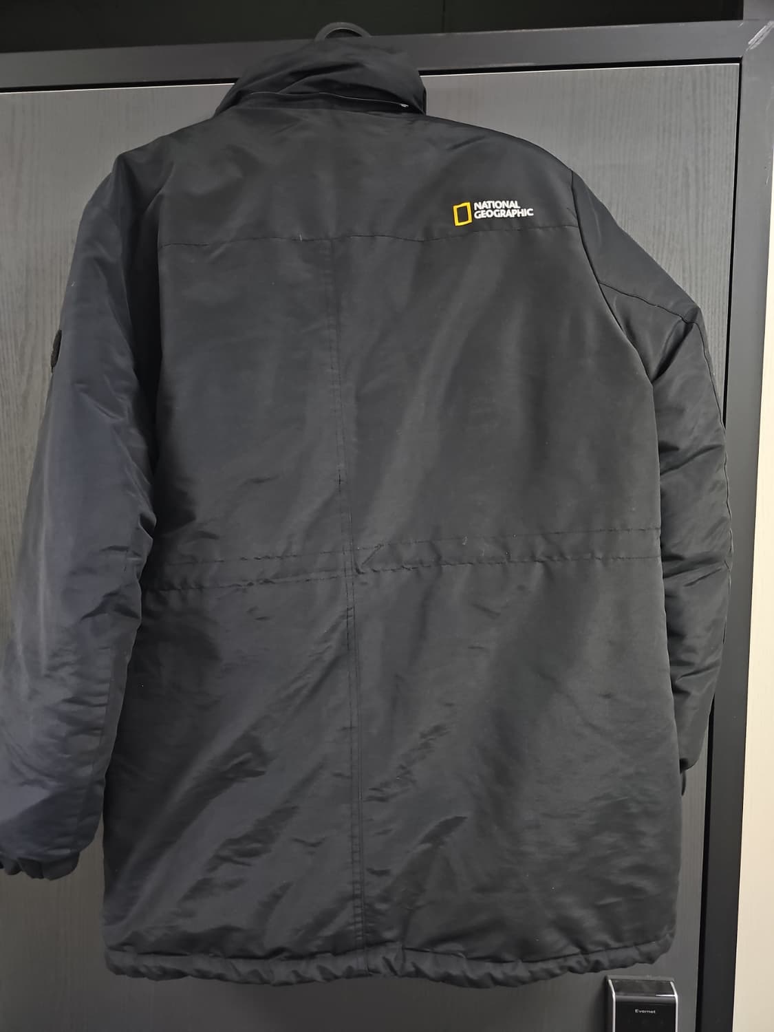 네셔널지오그래픽 정품 오리털 패딩 100사이즈 팝니다 상품이미지3