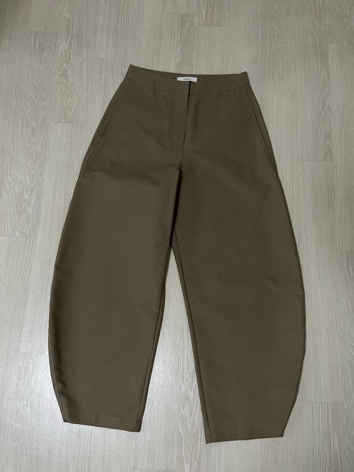 아모멘토 바지 상품이미지1