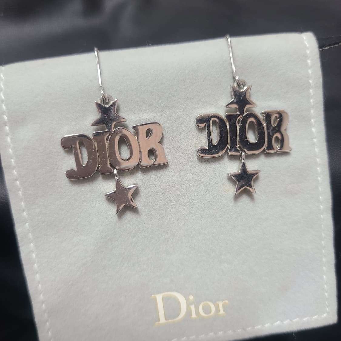 디올 로고 드롭 귀걸이 상품이미지2