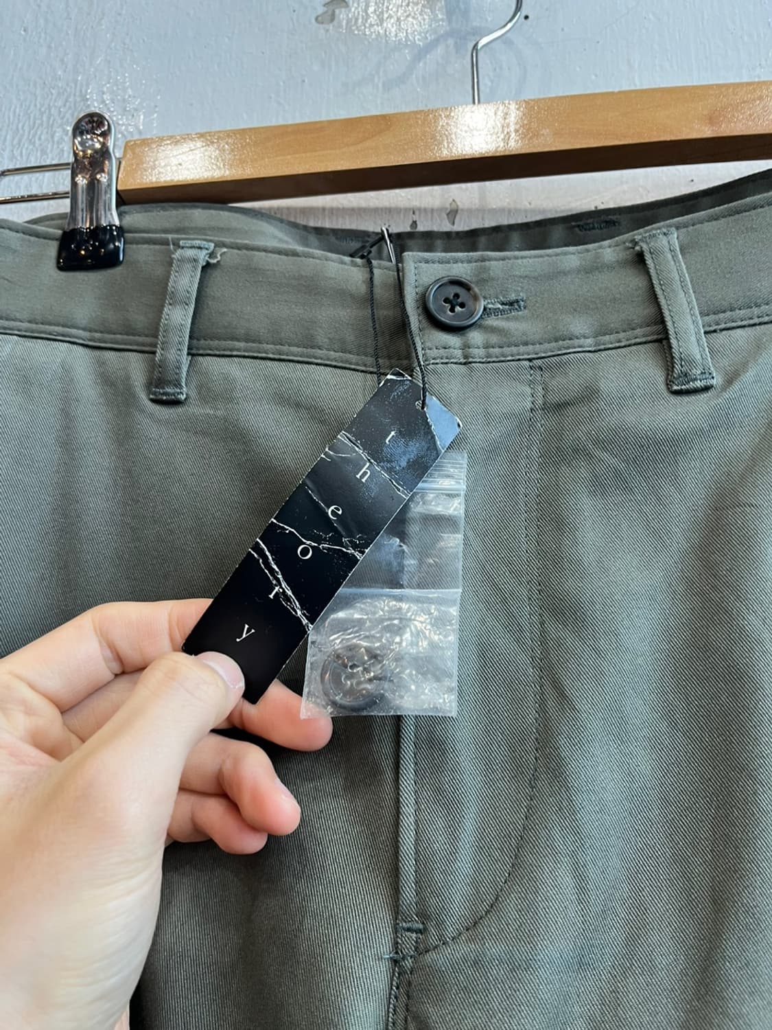 띠어리 재팬 카고팬츠 미사용품 28 상품이미지3