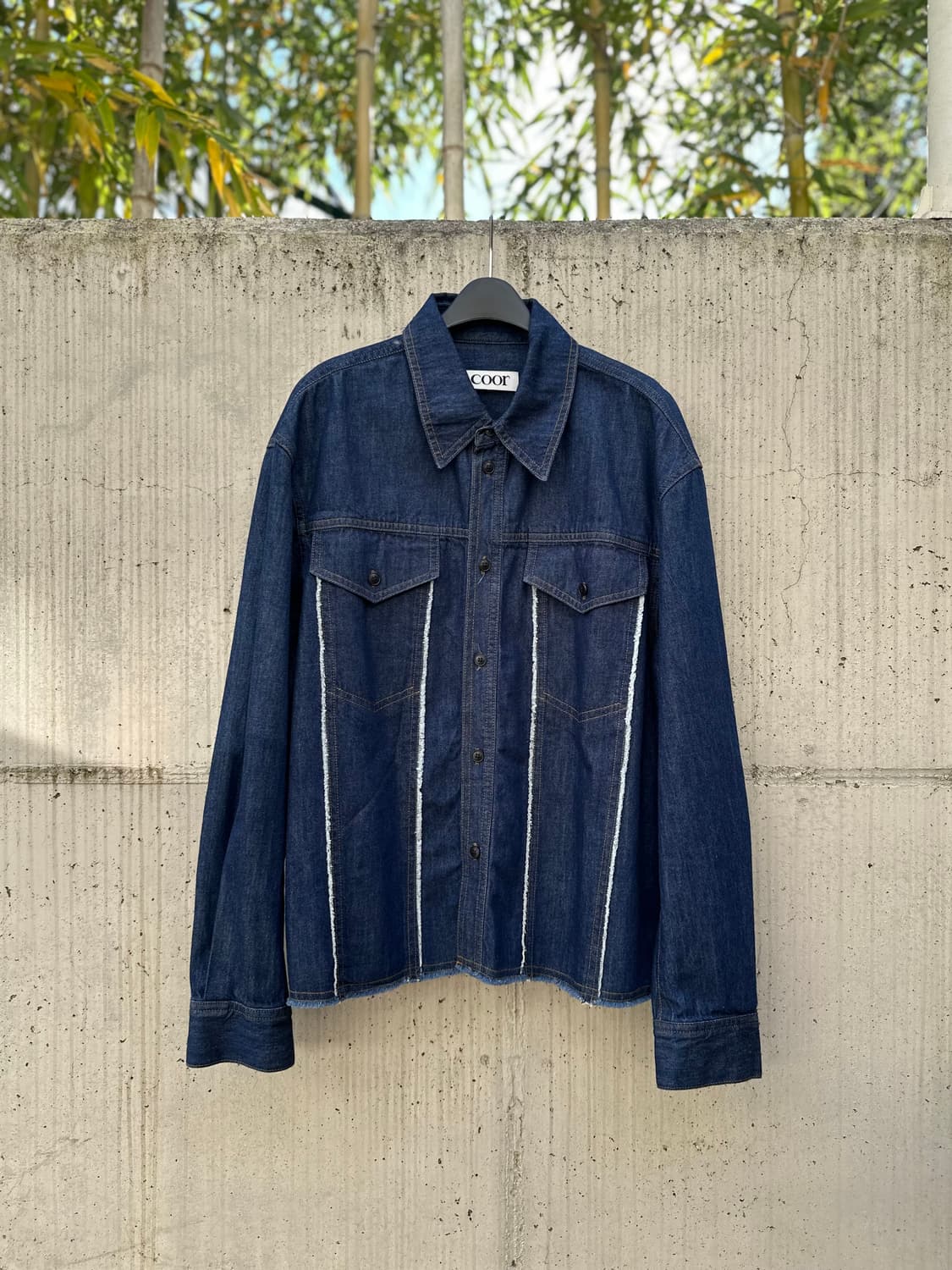 COOR 컷오프 데님 셔츠 상품이미지1