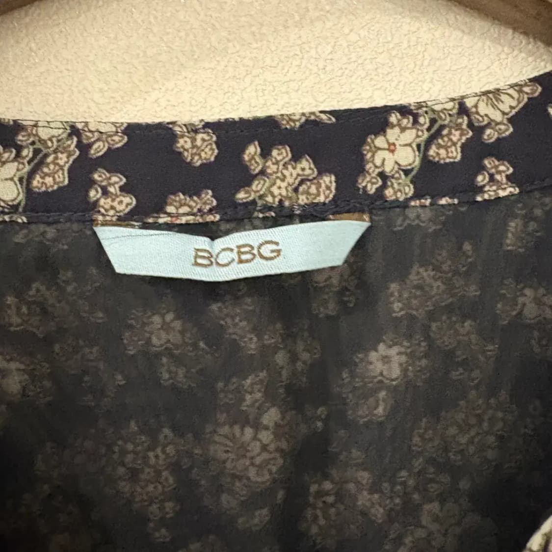 BCBG 플라워 패턴 시스루 블라우스 상품이미지2