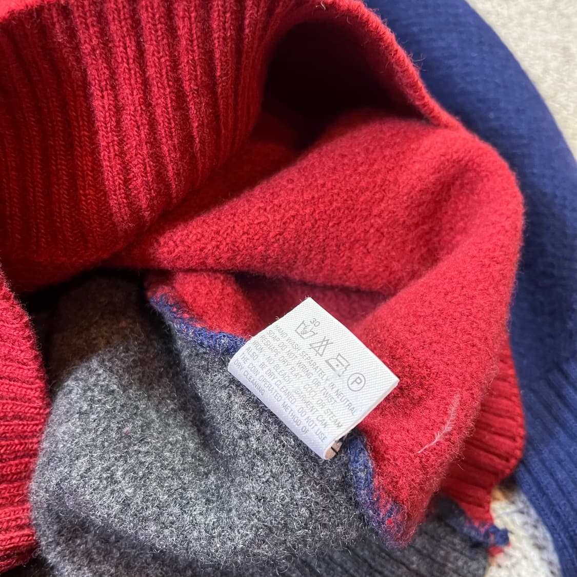 지방시 배색 울 니트 상품이미지4