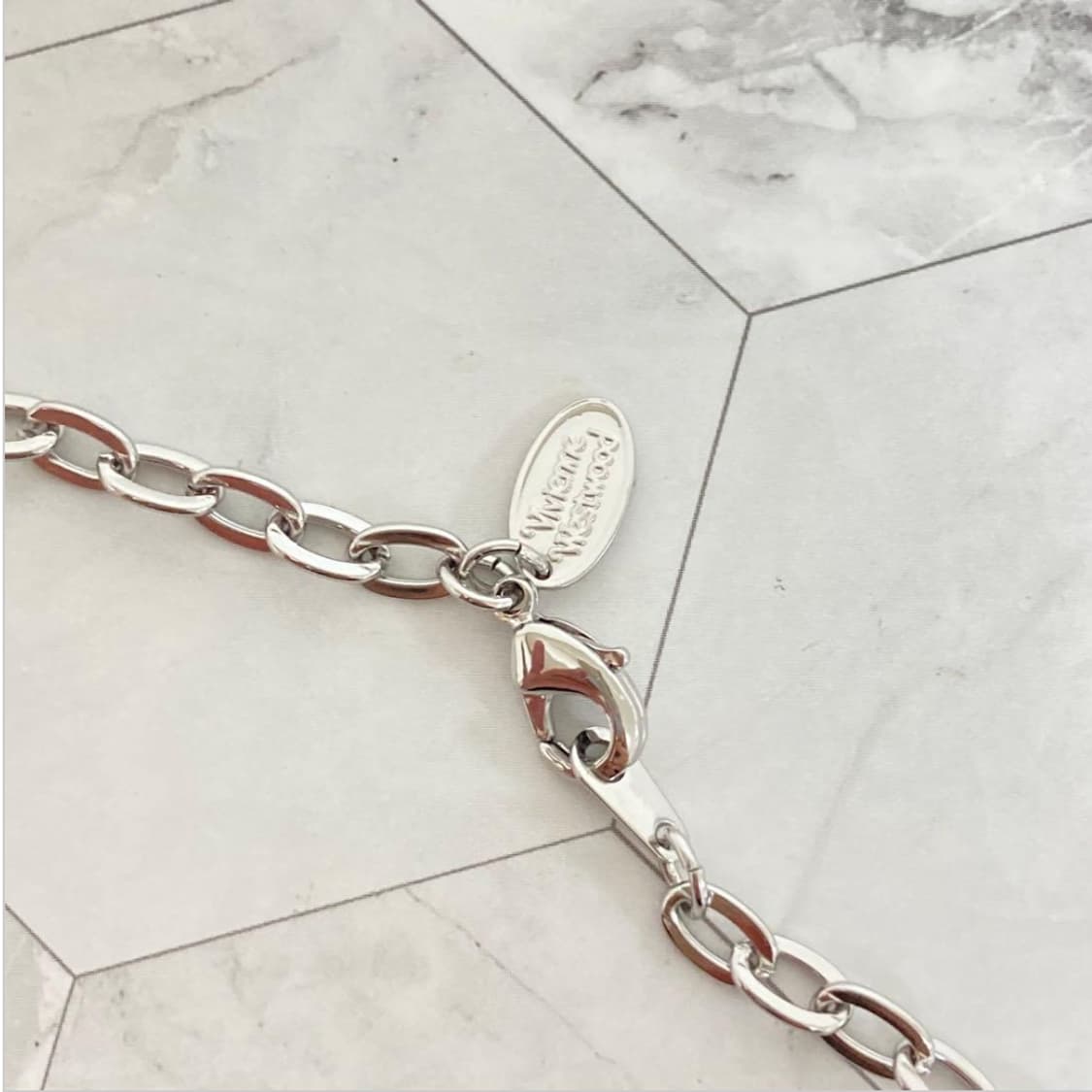 비비안 웨스트우드 아카이브 블랙 하트 레터링 로고 팬던트 목걸이 상품이미지4